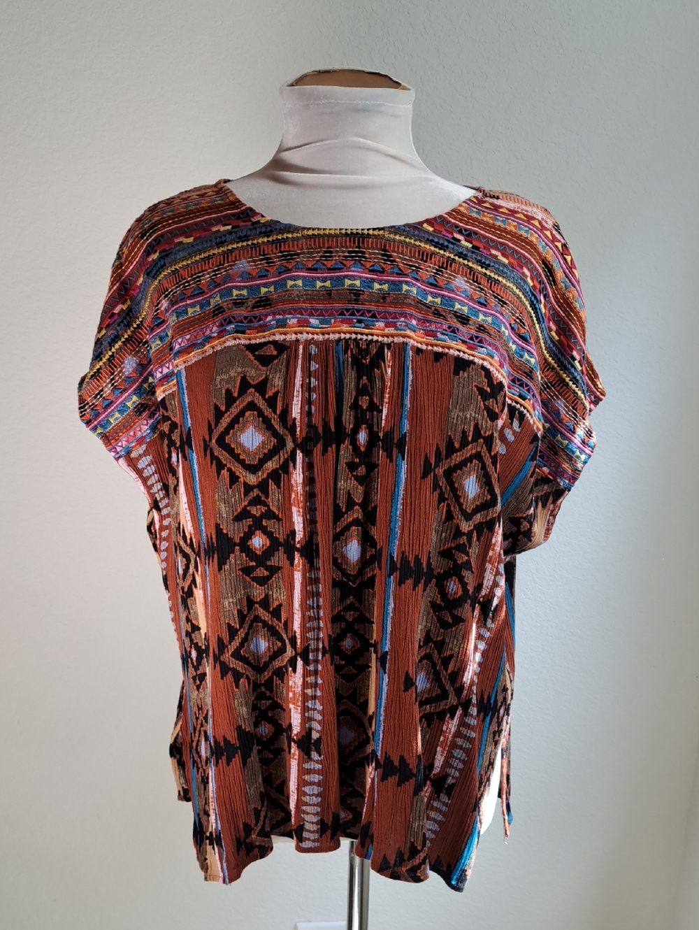 Savanna Jane Women’s Multicolor Aztec-Print Short Sleeve Tunic Rust Blue S/M